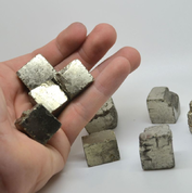 PYRITE, CUBE - DEKORATIVE MINERALIEN UND STEINE