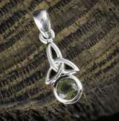 TRIQUETRA, KELTISCHER ANHÄNGER - MOLDAVIT, SILBER - MOLDAVITE