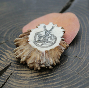 CERNUNNOS, PENDENTIF EN BOIS DE CERF GRAVÉ - INSPIRATION CELTIQUE