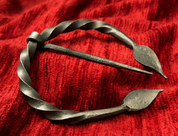 PENANNULAR BROSCHE - BLÄTTER - KOSTÜM SCHNALLEN, SCHMUCK GESCHMIEDET