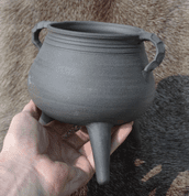 MEDIEVAL TRIPOD CERAMIC VESSEL, XV. CENTURY, BOHEMIA - GESCHIRR UND TASSE