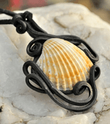 SEA PENDANT - SHELL - SCHMUCK MIT STEINEN