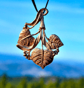 FEUILLES DE LIME, PENDENTIF - OBJETS EN BRONZE