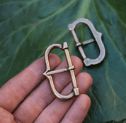 HISTORICAL BUCKLE VII, COLOUR BRASS - BOUCLES DE CEINTURE ET RIVETS DÉCORATIFS