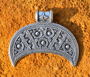 LUNULA, BIJOUX SLAVES, IXÈME SIÈCLE, RÉPLIQUE EN ARGENT, TYPE 6 - PENDENTIFS