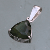 MOLDAVITE - TRIANGULAIRE DE LUXE, PENDENTIF EN ARGENT - BIJOUX À MOLDAVITES TCHÈQUES