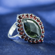 CAMBRIA - MOLDAVIT, GRANAT, SILBERRING - MOLDAVITE