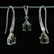 SINOPE, ANHÄNGER, GESCHNITTEN MOLDAVIT SCHMUCK, SILBER - MOLDAVITE