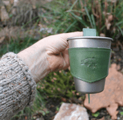 FISH LEATHER CUP HOLDER AND TITANIUM BEER CUP KEITH, PERUNIKA SYSTEM - ÉQUIPEMENT EN TITANE