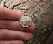 SNOWFLAKE OD BRDY MTS. BRONZE BUTTON - CZECH BUSHCRAFT SYMBOL - KOSTÜMBROSCHEN, FIBELN