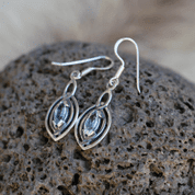 MAIA EARRINGS, SILVER AND BLUE TOPAZ - OHRRINGE MIT EDELSTEINEN, SILBER