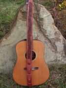 HAND TOOLED LEATHER GUITAR STRAP - GÜRTEL