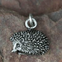 4 Igel Charms Antik Silberfarben A403
