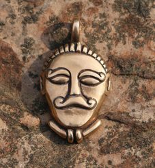 CELTIC HEAD, bronze pendant