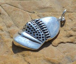 ANCIEN CASQUE DE POMPIER - Pendentif, Argent