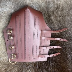 Ellbogenschützer aus Leder und Lamellen