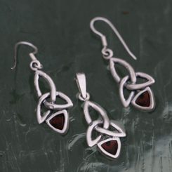 KIRA, pendant and earrings, silver 925 garnet