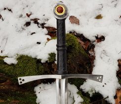 INVICTUS, l'épée officielle de Kingdom Come: Deliverance II