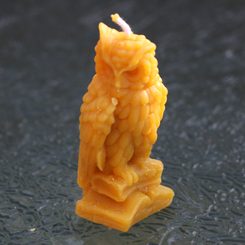 Owl - beeswax candle