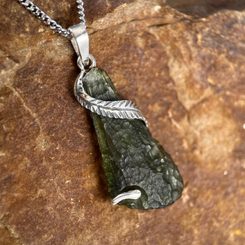 CASTELLUM, přívěsek, vltavín, stříbro 925/1000