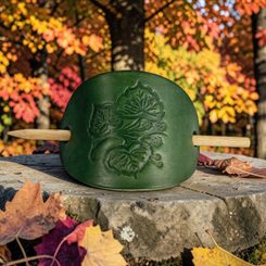 Bracelet en cuir, Kingdom Come : Deliverance II, Logo