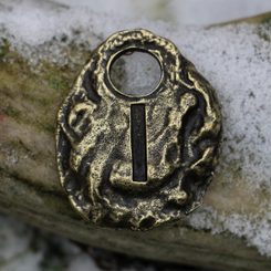 ISA - amulette runique, vieux laiton