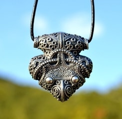 MARTEAU DE THOR - Tête de Corbeau, pendentif, argent