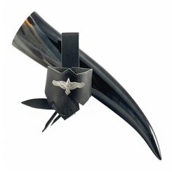VEGVÍSIR leather horn holder black