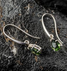 SINOPE, earrings, faceted moldavite jewelry, silver