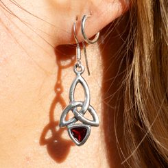 KIRA, earrings, silver and garnet