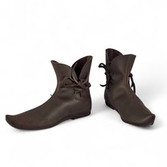 Gothic low boots, poulaines, brown