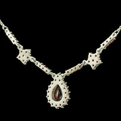 LUNA pendant, garnet, silver 925 11g
