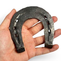 Fer à cheval pour la chance sur le mur, forgé