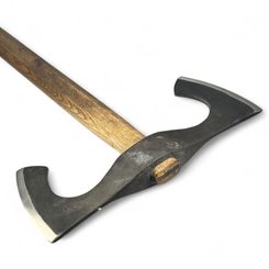 Hache viking forgée
