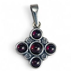 PRAGA, medieval pendant with garnets, silver 925/1000