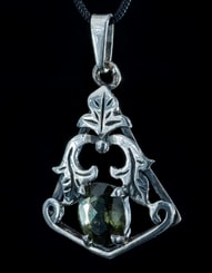 ZEPHYRA, Anhänger, polierter Moldavit, Silber 925
