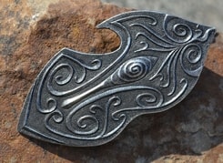 BOUCLIER FANTASTIQUE, pendentif ou broche