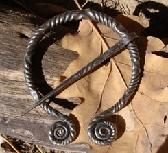 Forged Penannular Brooch de luxe