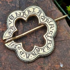 MEDIEVAL BROOCH, 1300, France or England, bronze