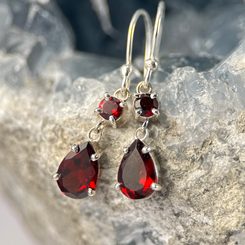 GORDICA, ring, garnet silver 925/1000