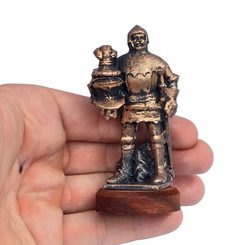 THOR, geschnitzte Holzstatue