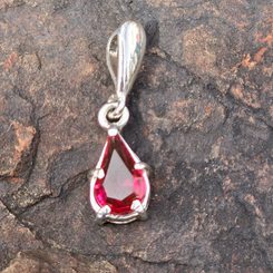 SHAMROCK, ring, garnet, sterling silver
