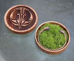 OAK BOX FOR JEWELRY and bracelets with Finnish moss