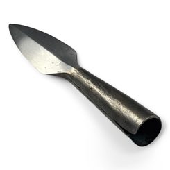 Forgé lance, réplique forte