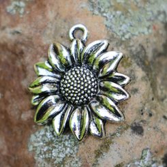 SUNFLOWER - decoration for textile or keychains