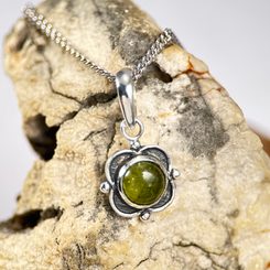 PRAGA, medieval silver pendant, peridot and lapis lazuli, Ag 925/1000