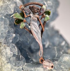 Trois noix pour Cendrillon, broche de costume