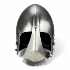Mittelalterlicher Helm