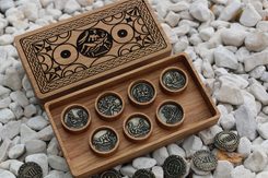 SPINTRIAE, Roman tokens and a wooden box - 7 days of fun, ant. brass