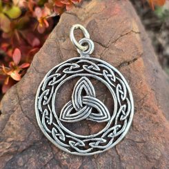 TRIQUETRA, pendentif en argent